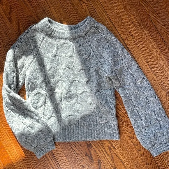 Grey abercrombie sweater - Picture 1 of 9
